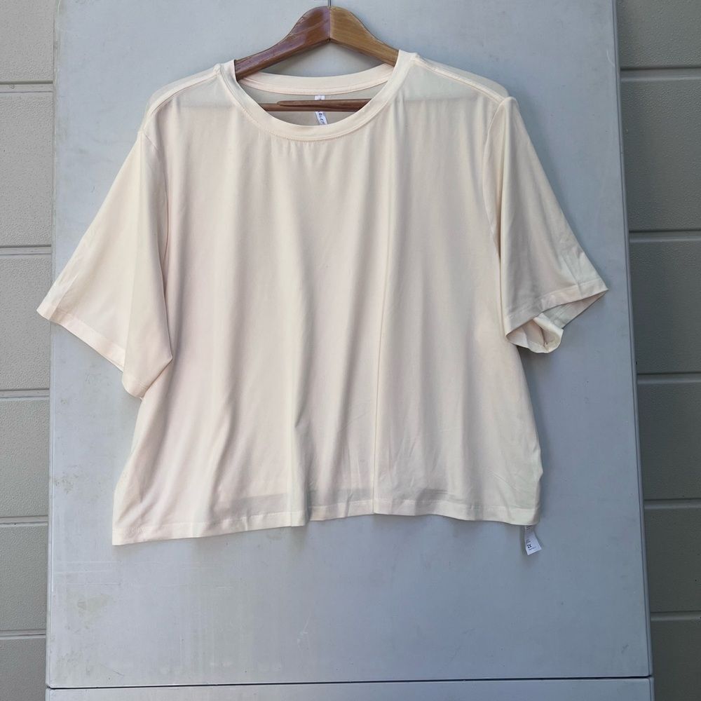 Fabletics Ivory Plus size Women Crop Top size 2X
